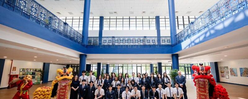 Students and teachers participating in the traditional September 5th school opening ceremony in Vietnam